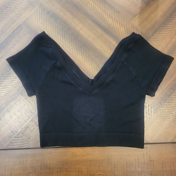 Free People V-Neck Ribbed Cropped Baby Tee Black XS/S - Picture 3 of 7